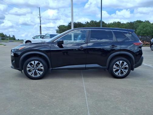 Black 2023 Nissan Rogue SV