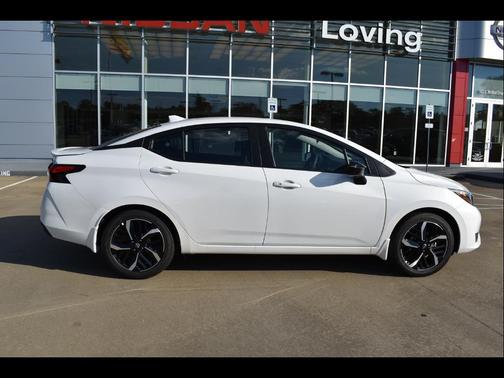 2024 Nissan Versa 1.6 SR