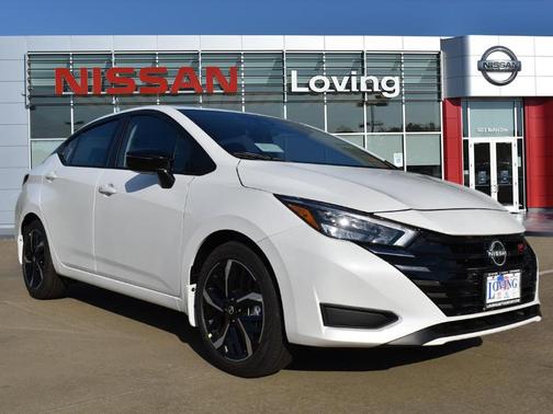 2024 Nissan Versa 1.6 SR