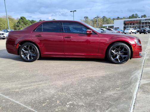 2023 Chrysler 300 Touring L