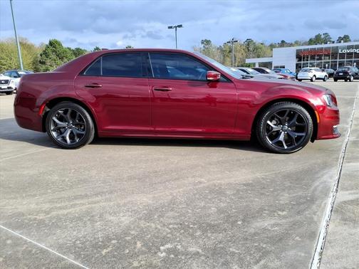 2023 Chrysler 300 Touring L