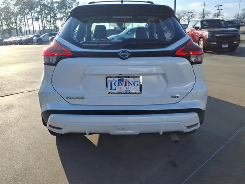 2023 Nissan Kicks SR