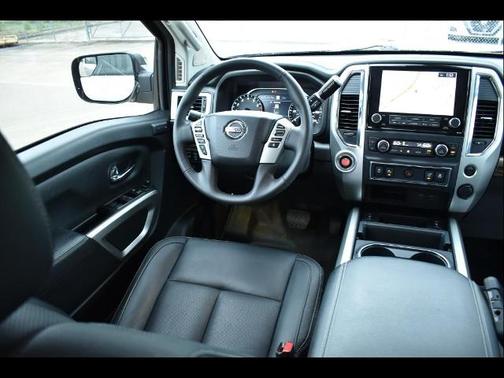 2020 Nissan Titan SL