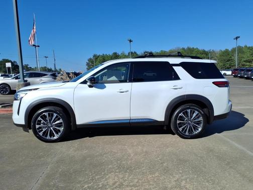 Pearl 2026 Nissan Pathfinder Platinum