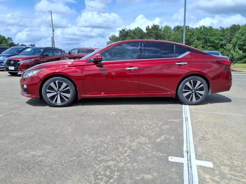 Scarlet Ember 2021 Nissan Altima 2.5 SL