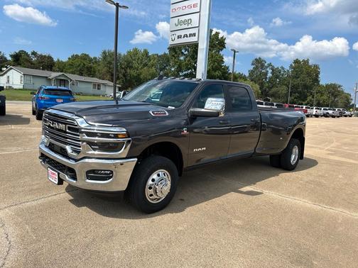 Granite Crystal Metallic Clearcoat 2027 RAM 3500 Laramie