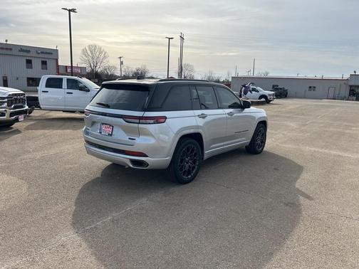 2025 Jeep Grand Cherokee Summit
