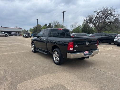 Brilliant Black Crystal Pearlcoat 2018 RAM 1500 Big Horn