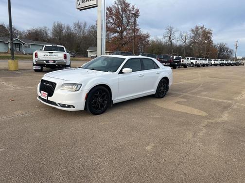 2019 Chrysler 300 S