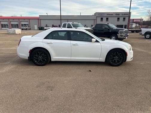 2019 Chrysler 300 S