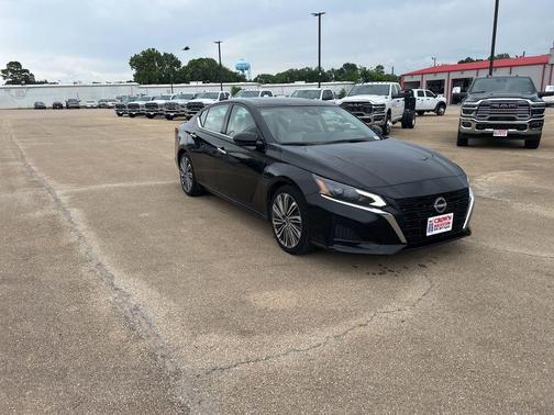 Black 2023 Nissan Altima 2.5 SL