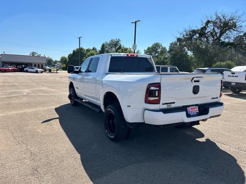 Bright White Clearcoat 2024 RAM 3500 Laramie