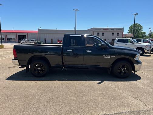 2016 RAM 1500 SLT