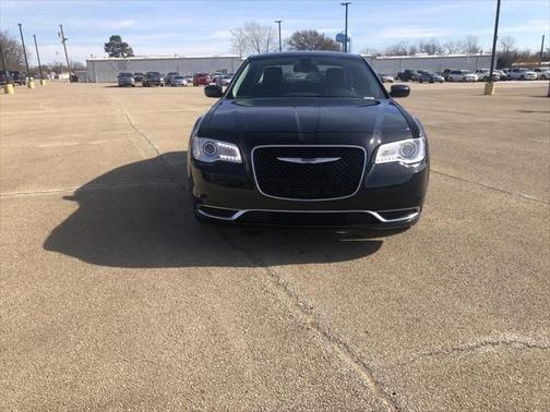 2018 Chrysler 300 Touring