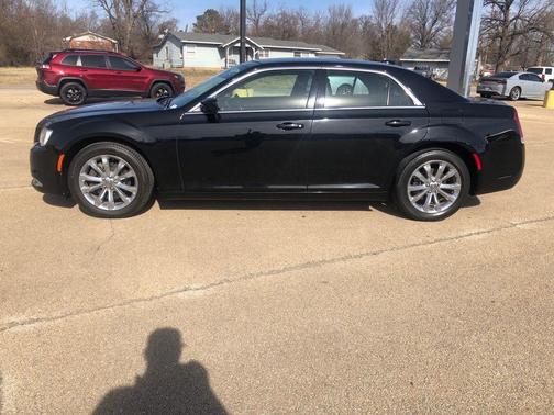 2018 Chrysler 300 Touring