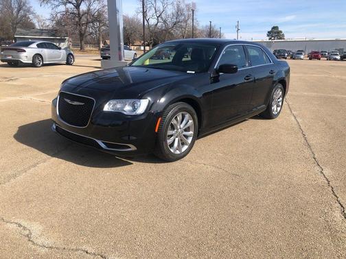 2018 Chrysler 300 Touring