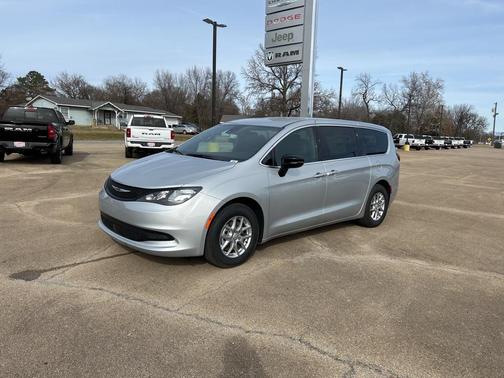 2026 Chrysler Voyager LX