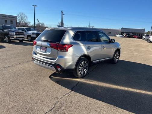 2020 Mitsubishi Outlander ES