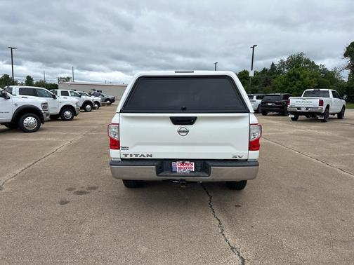 2017 Nissan Titan SV