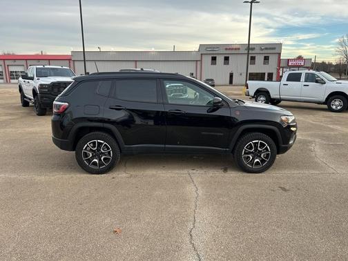 2025 Jeep Compass Trailhawk