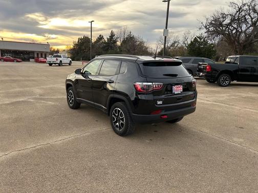 2025 Jeep Compass Trailhawk