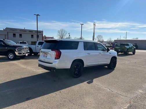 2023 GMC Yukon XL Denali