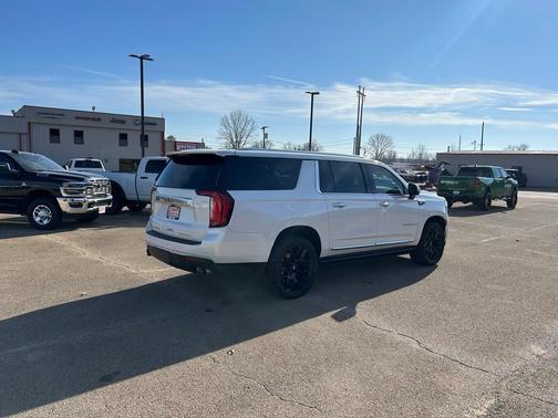 2023 GMC Yukon XL Denali
