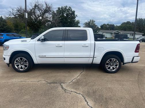 Bright White Clearcoat 2023 RAM 1500 Limited