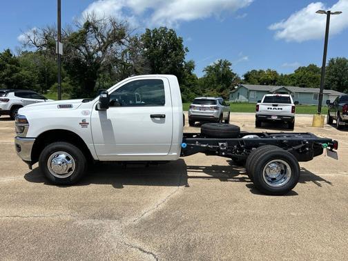 Bright White Clearcoat 2026 RAM 3500 Tradesman