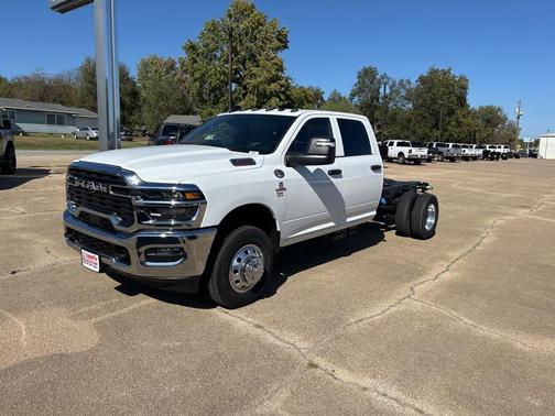 2026 RAM 3500 Tradesman/Big Horn