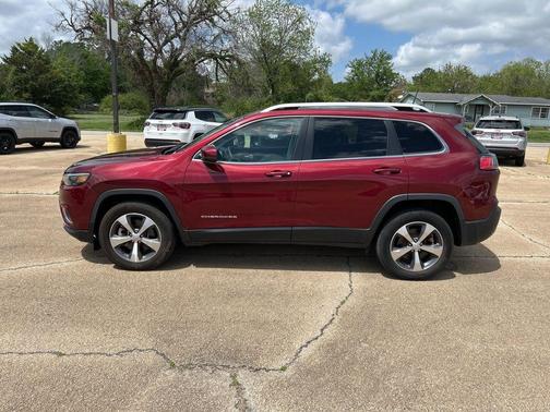 Velvet Red Pearlcoat 2021 Jeep Cherokee Limited