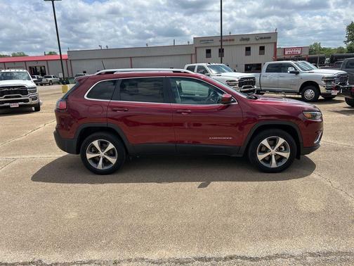 Velvet Red Pearlcoat 2021 Jeep Cherokee Limited
