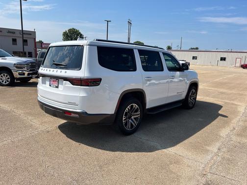 Bright White Clearcoat 2022 Jeep Wagoneer Series III