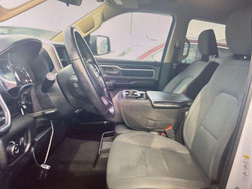 Bright White Clearcoat 2020 RAM 1500 Big Horn