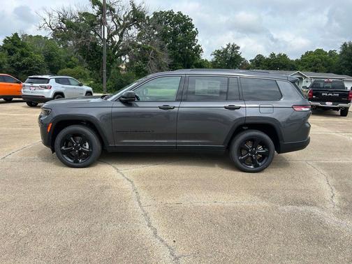 Metallic 2026 Jeep Grand Cherokee L Limited