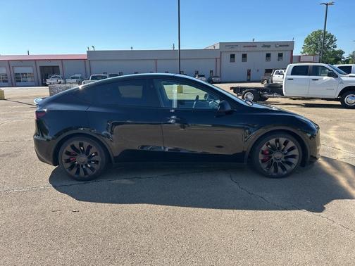2024 Tesla Model Y Performance