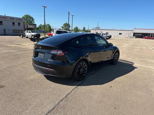 2024 Tesla Model Y Performance