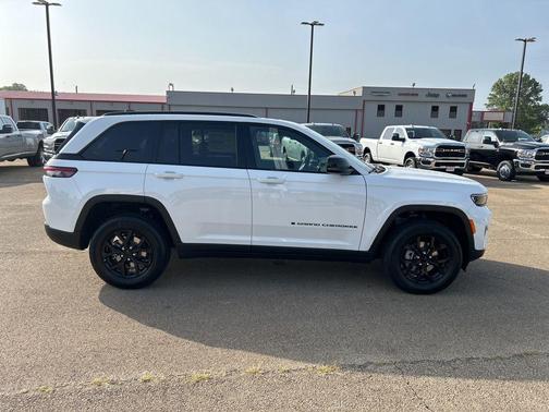 2024 Jeep Grand Cherokee Laredo