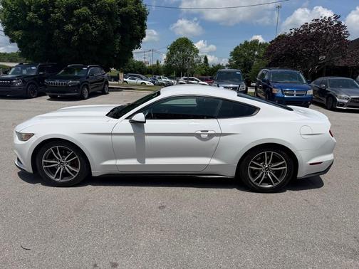 White 2015 Ford Mustang