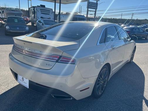 2015 Lincoln MKZ Hybrid Base