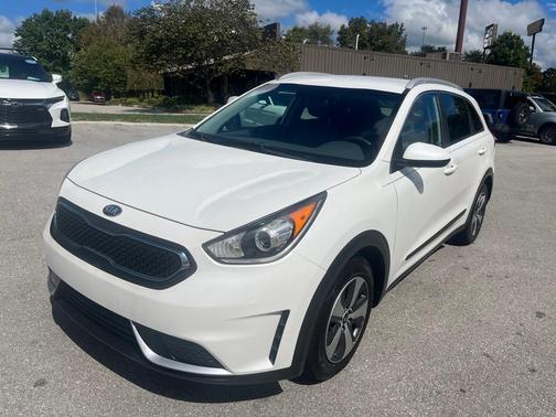 2017 Kia Niro LX