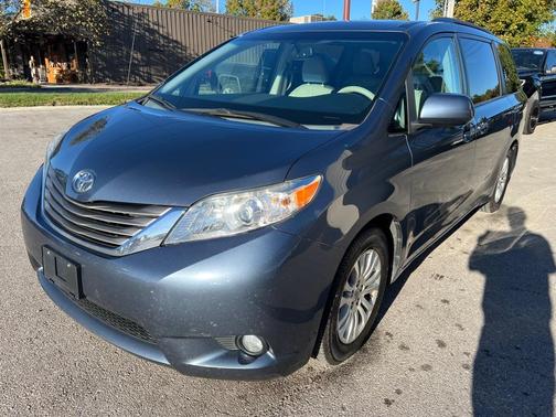 2014 Toyota Sienna XLE