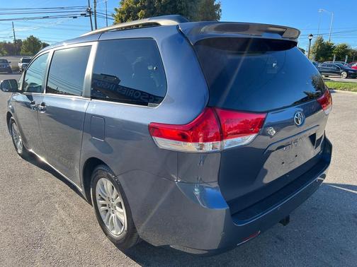 2014 Toyota Sienna XLE
