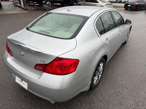 2009 INFINITI G37 