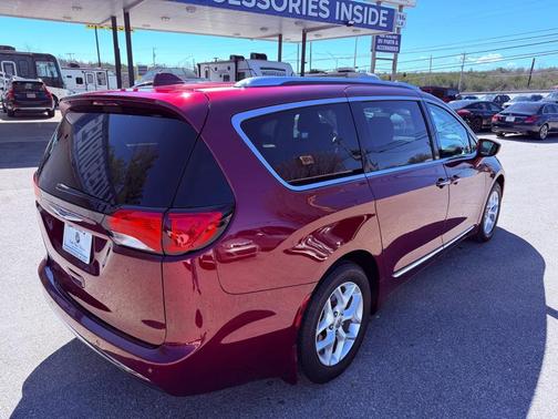 2018 Chrysler Pacifica Touring-L Plus