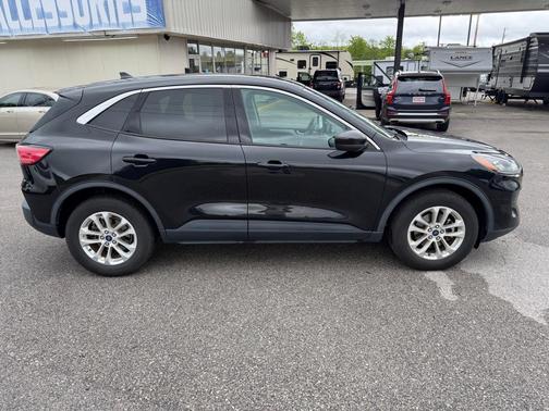 Black 2020 Ford Escape SE