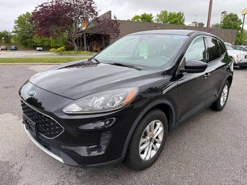 Black 2020 Ford Escape SE