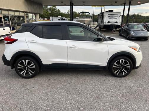 2020 Nissan Kicks SV