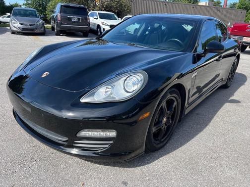 2011 Porsche Panamera 2