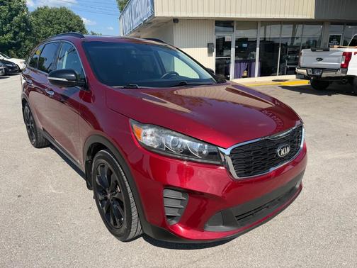 Red 2019 Kia Sorento LX